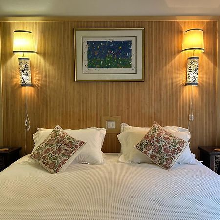 Bed and Breakfast La Cour Carree Rustrel Exterior foto
