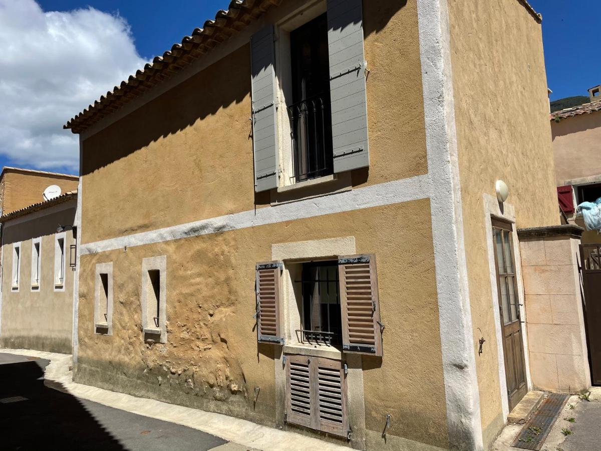 Bed and Breakfast La Cour Carree Rustrel Exterior foto