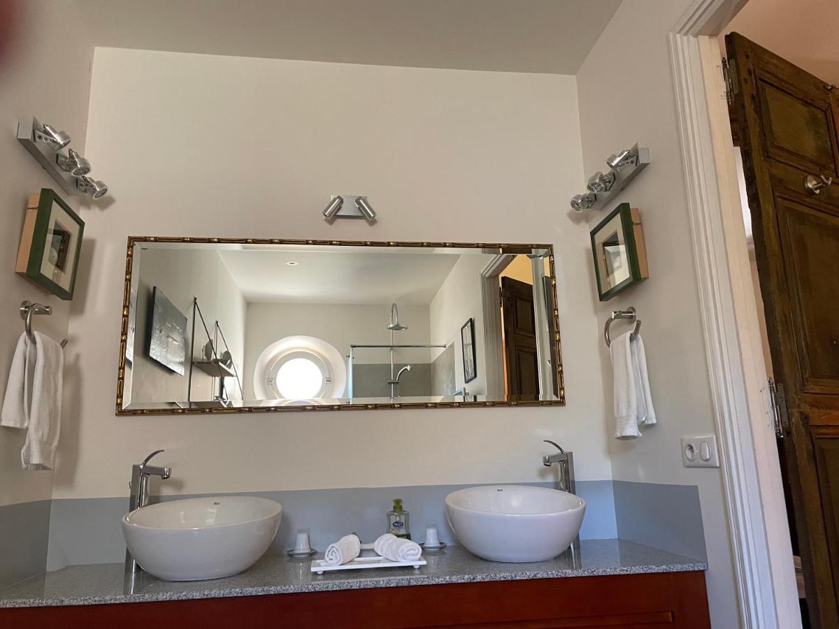 Bed and Breakfast La Cour Carree Rustrel Exterior foto