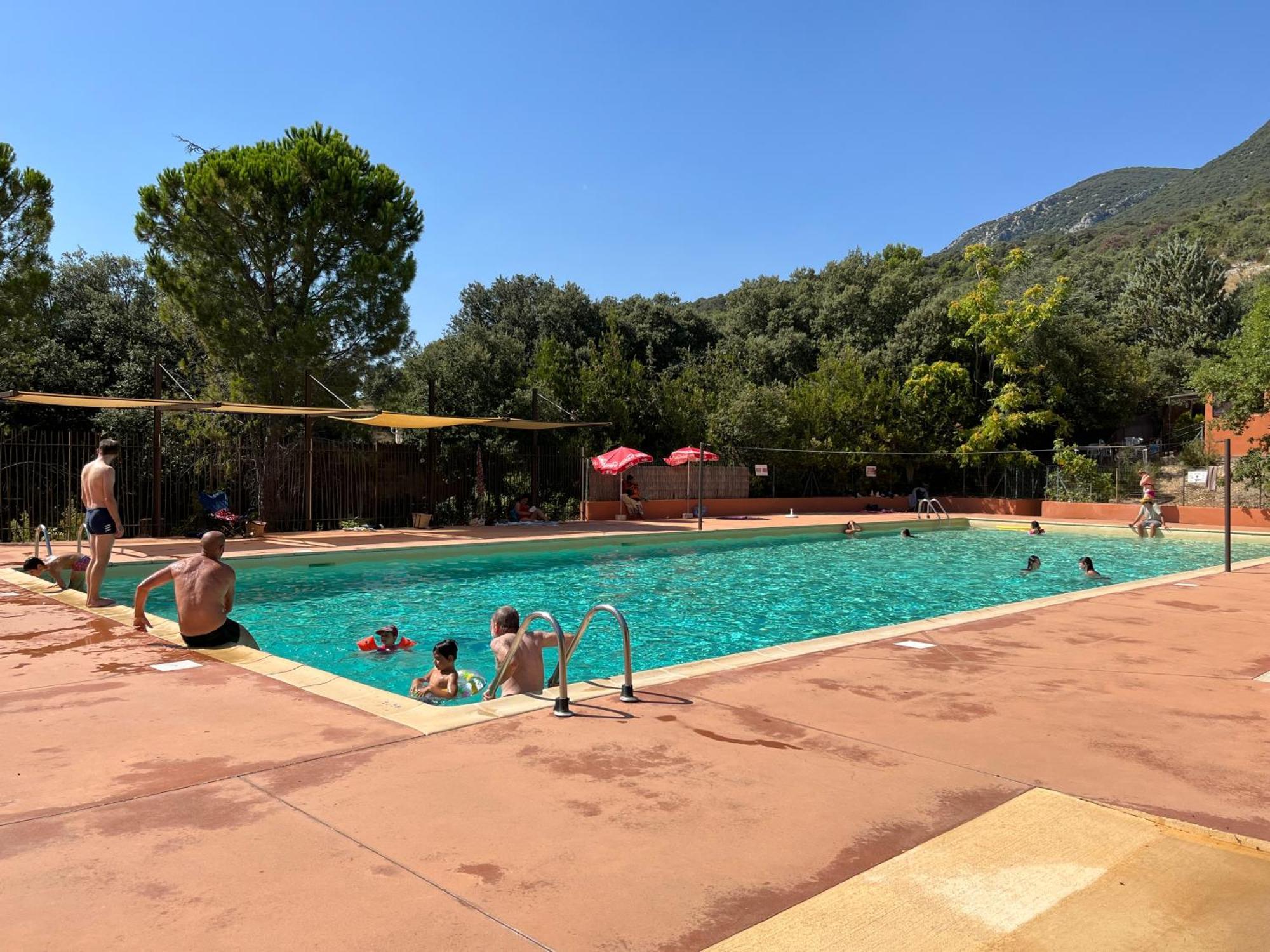Bed and Breakfast La Cour Carree Rustrel Exterior foto